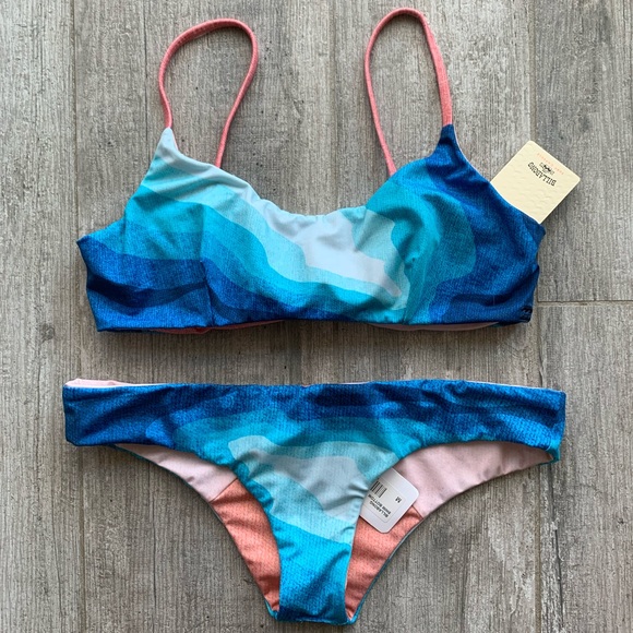 🔥🔥BILLABONG - REVERSIBLE TRIP BIKINI SET🔥🔥 - Picture 3 of 7